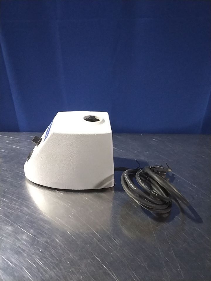FISHER SCIENTIFIC Mini Vortexer 12 810 1 Rotator/Mixer/Rocker