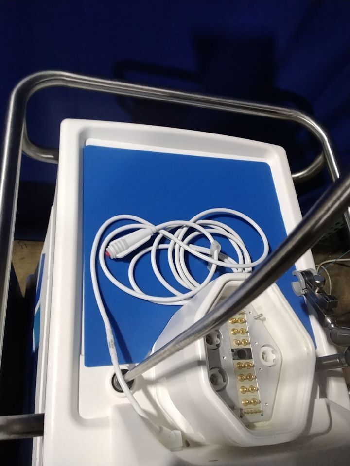 ZELTIQ AESTHETICS, INC. BRZ-CG1-BAM-110 Coolsculpting unit
