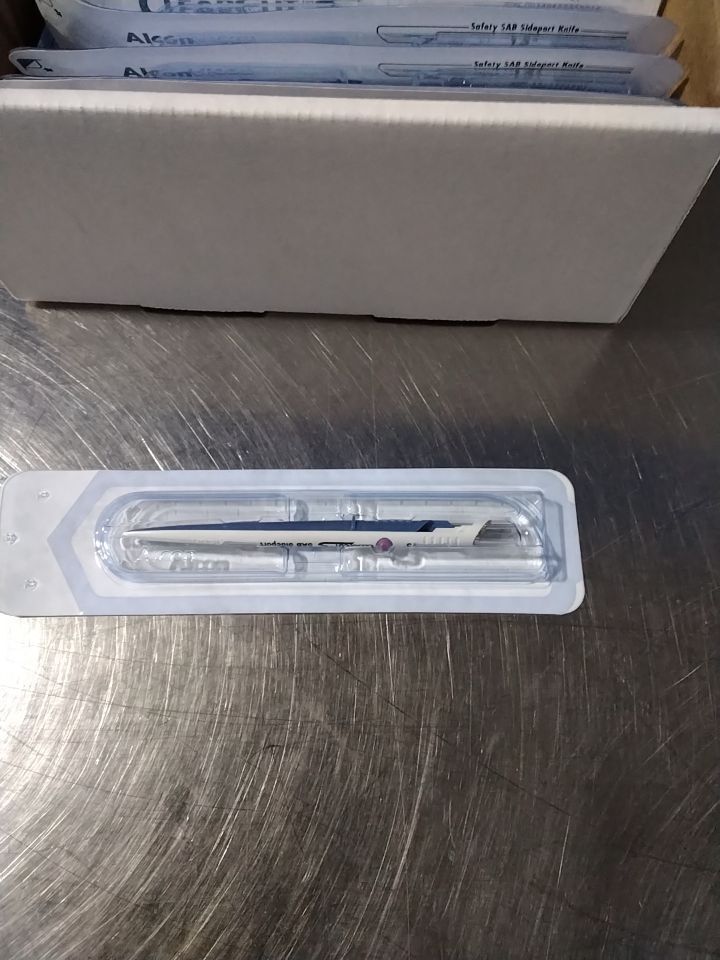 ALCON ClearCut S Safety SAB Sideport Knife 15 degree â Box of 48