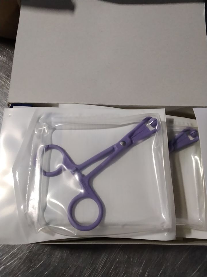 COVIDIEN 31140281 Devon Drape Clamp