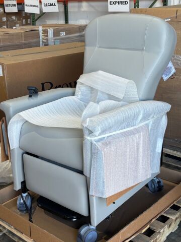 CHAMPION 67PCGS524-TS7 Exam Chair