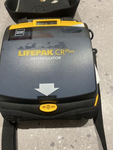 PHYSIO-CONTROL/ MEDTRONIC Lifepak cr plus Defibrillator