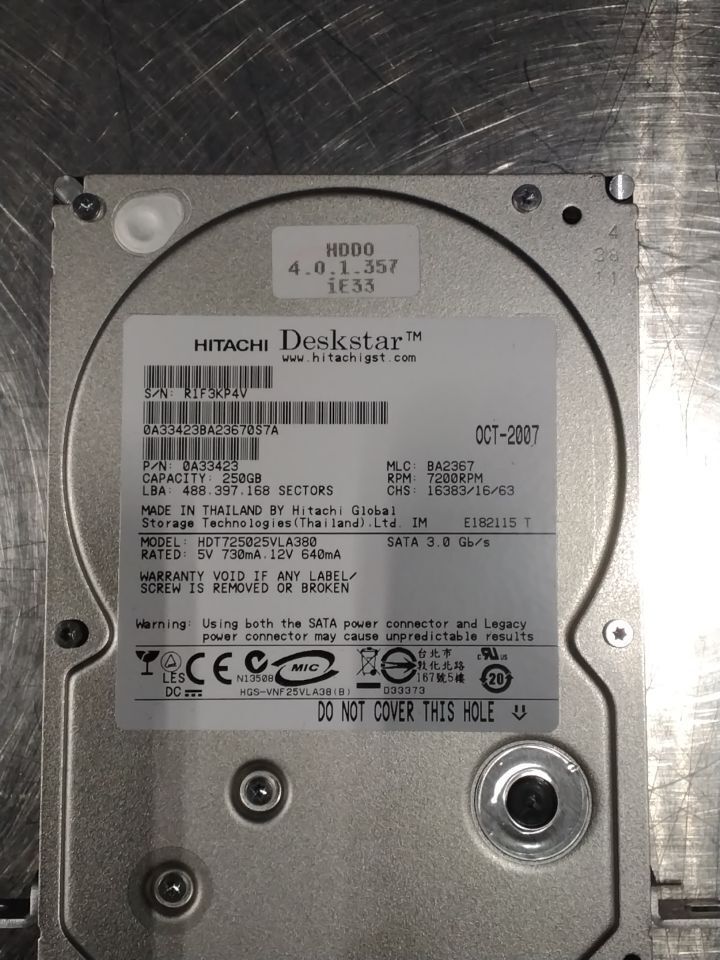 HITACHI Deskstar Hard drive - Lot of 3