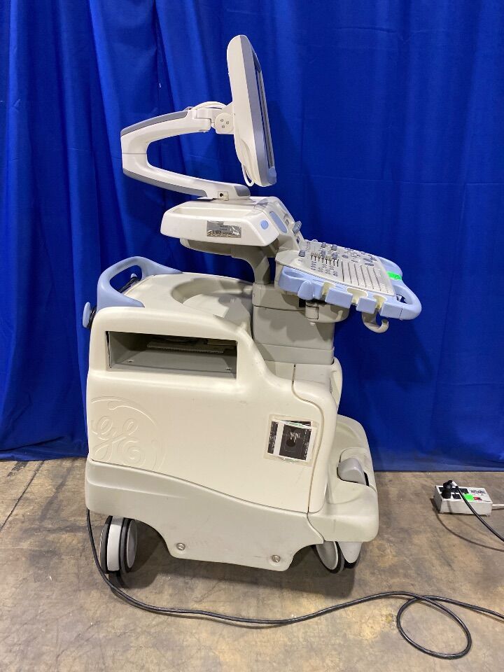 GE Vivid 7 Dimensions Ultrasound Machine