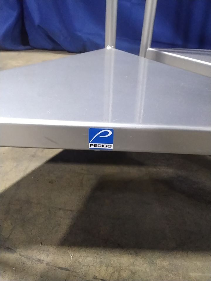 PEDIGO Triangular rolling stands - Lot of 3 O/R Instrument Stand