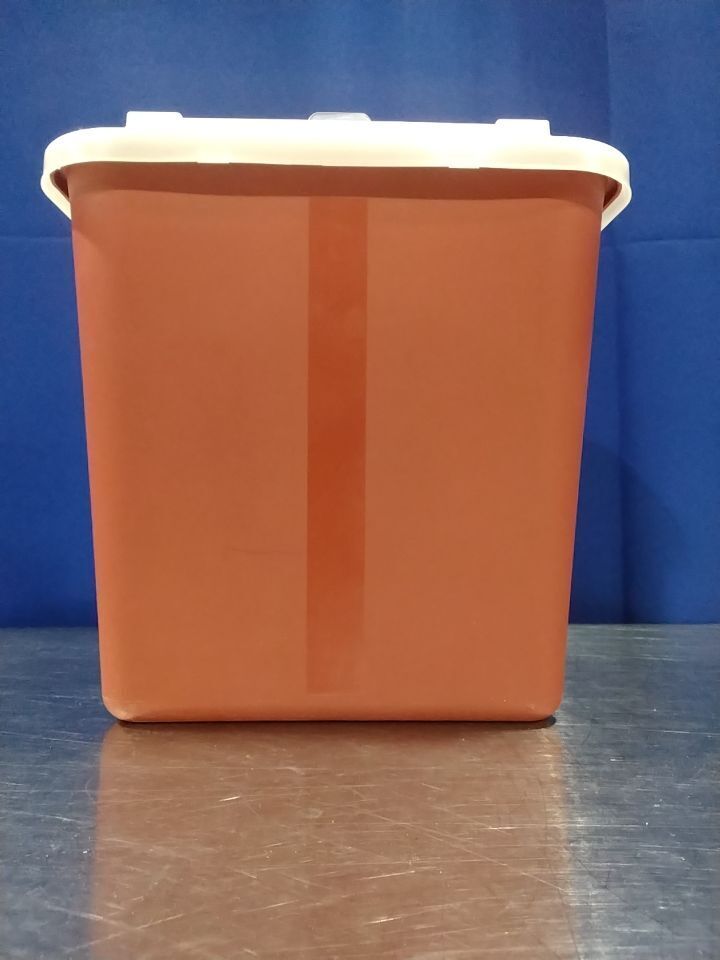 SELECT MEDICAL PRODUCTS 047 Medical Waste Removal