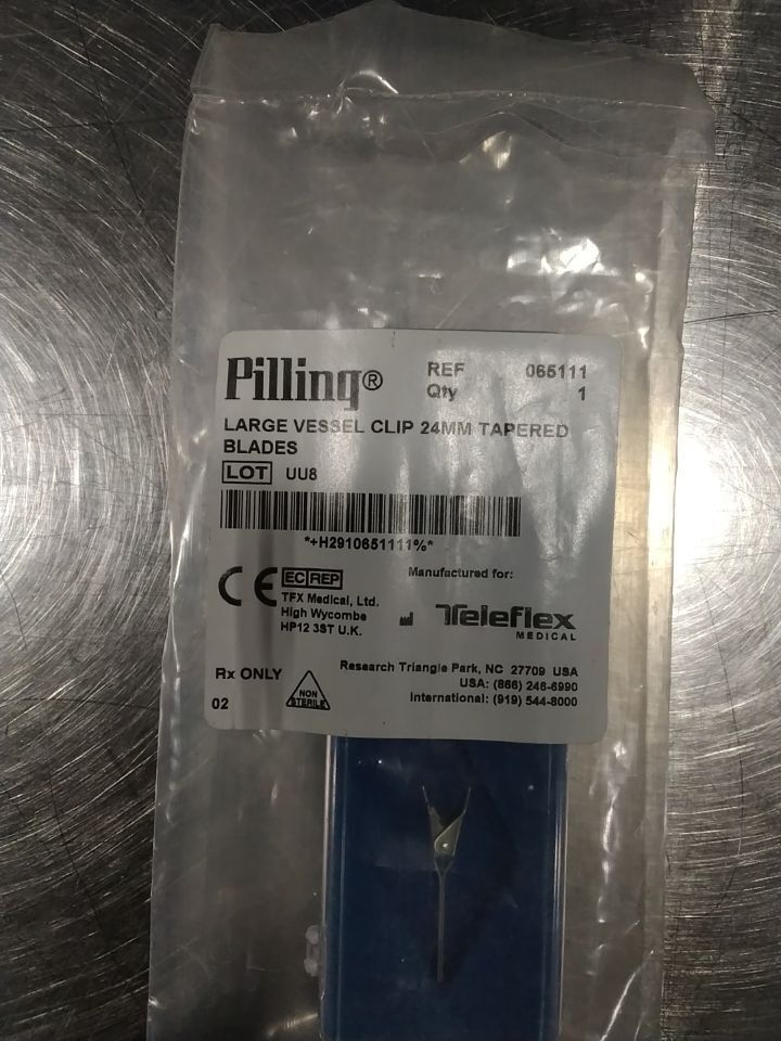 TELEFLEX MEDICAL 065111 Large Vessel Clip 24mm Tapered Blades - Lot of 2