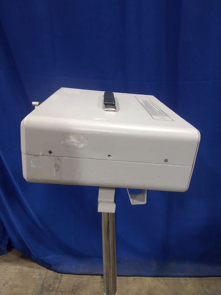 LUXTEC Xenon Series 9000 Light Source