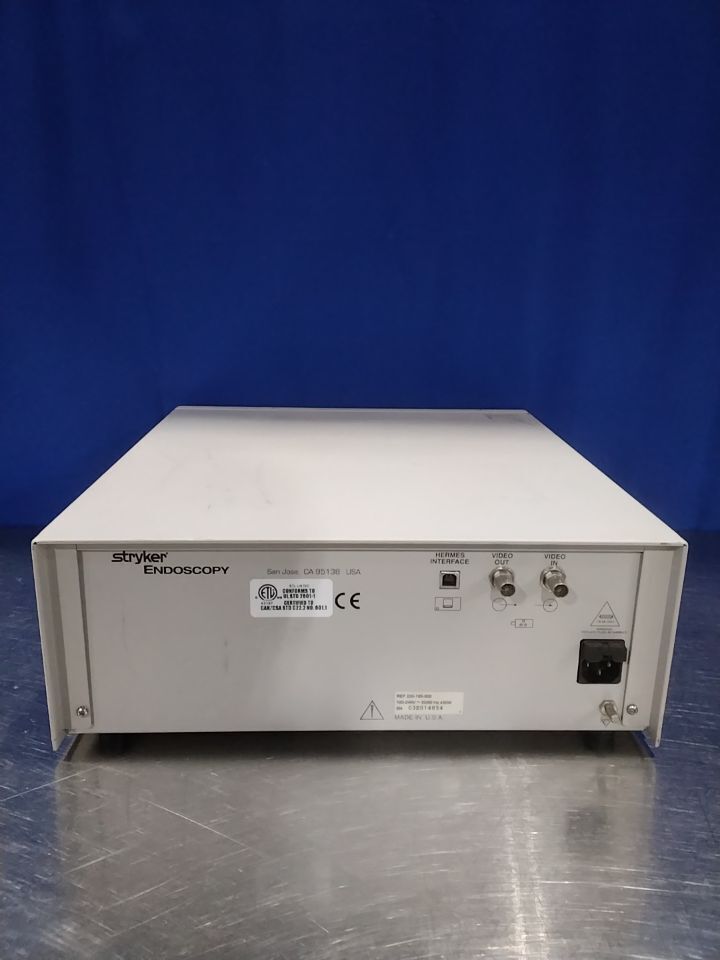 STRYKER X6000 Light Source