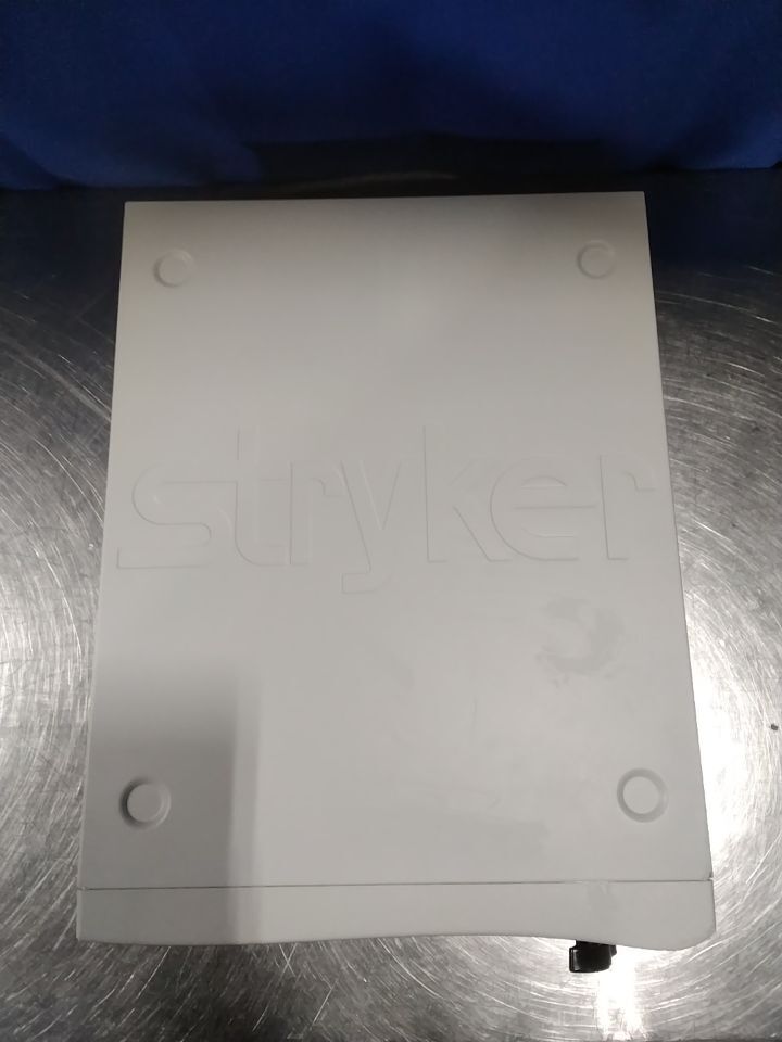 STRYKER X8000 Light Source
