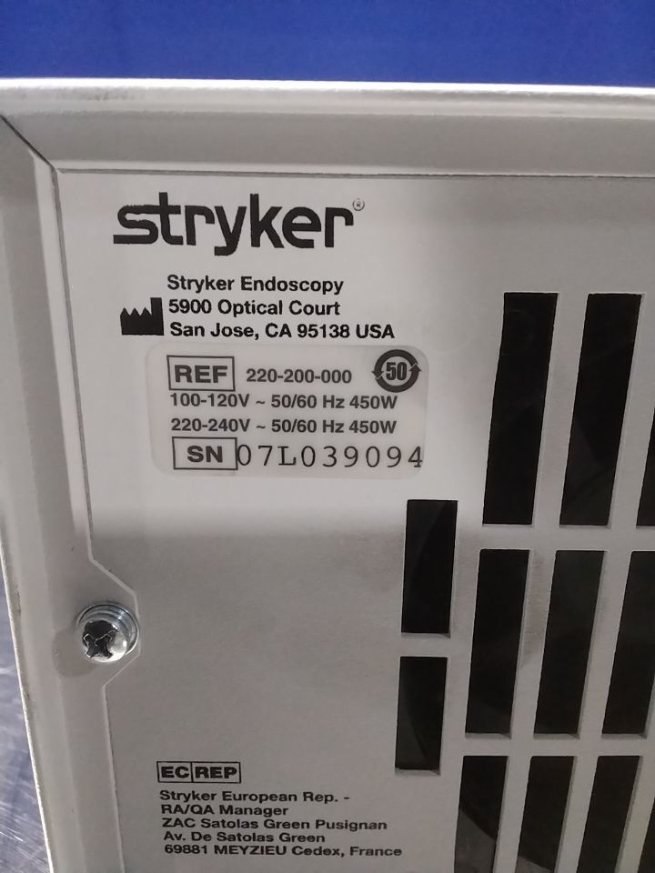 STRYKER X8000 Light Source