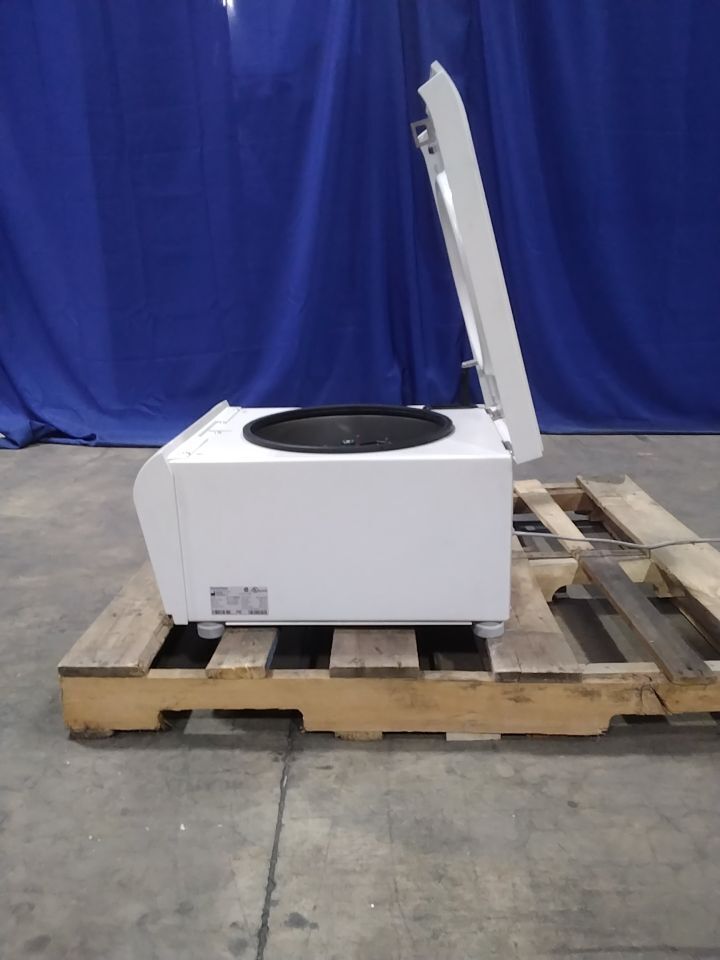 THERMO FISHER SCIENTIFIC Sorvall ST16 Centrifuge