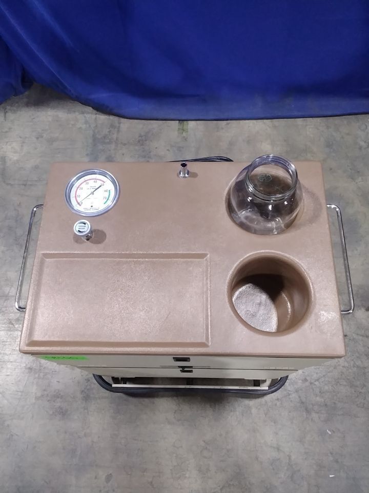 BERKELEY MEDIVICES SYNEVAC SV 10 Aspirator