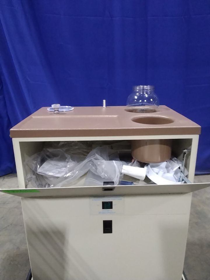 BERKELEY MEDIVICES SYNEVAC SV 10 Aspirator