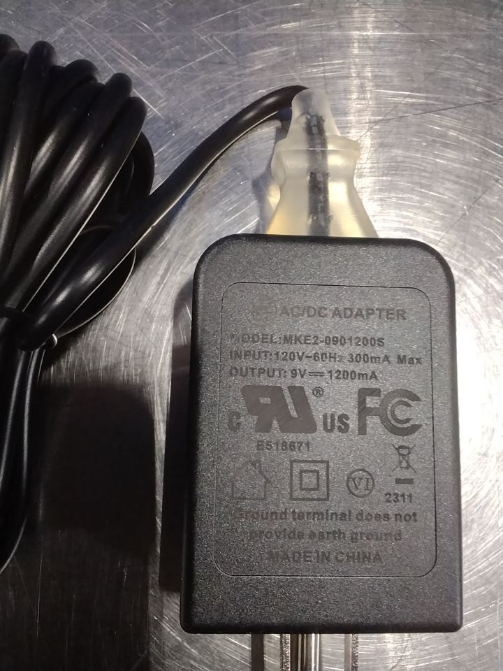BAXTER Sigma Spectrum Wireless Battery Module W/ AC/DC adapter for Pump IV Infusion