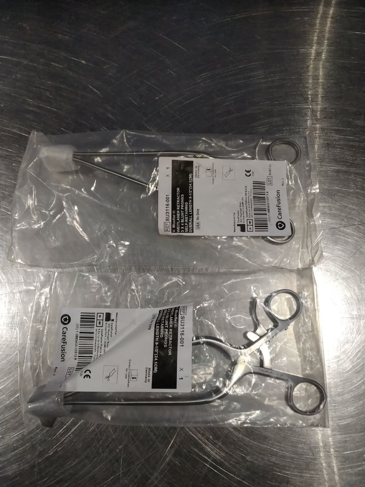 CAREFUSION SU3116-001 Weitlaner Retractor - Lot of 2