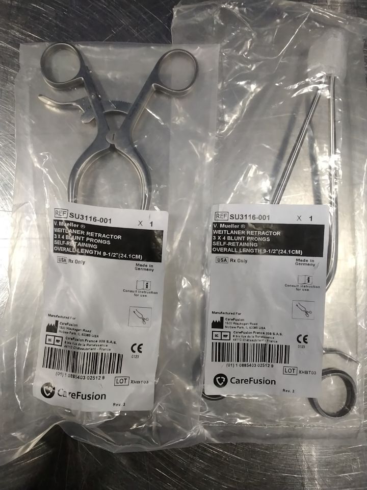 CAREFUSION SU3116-001 Weitlaner Retractor - Lot of 2