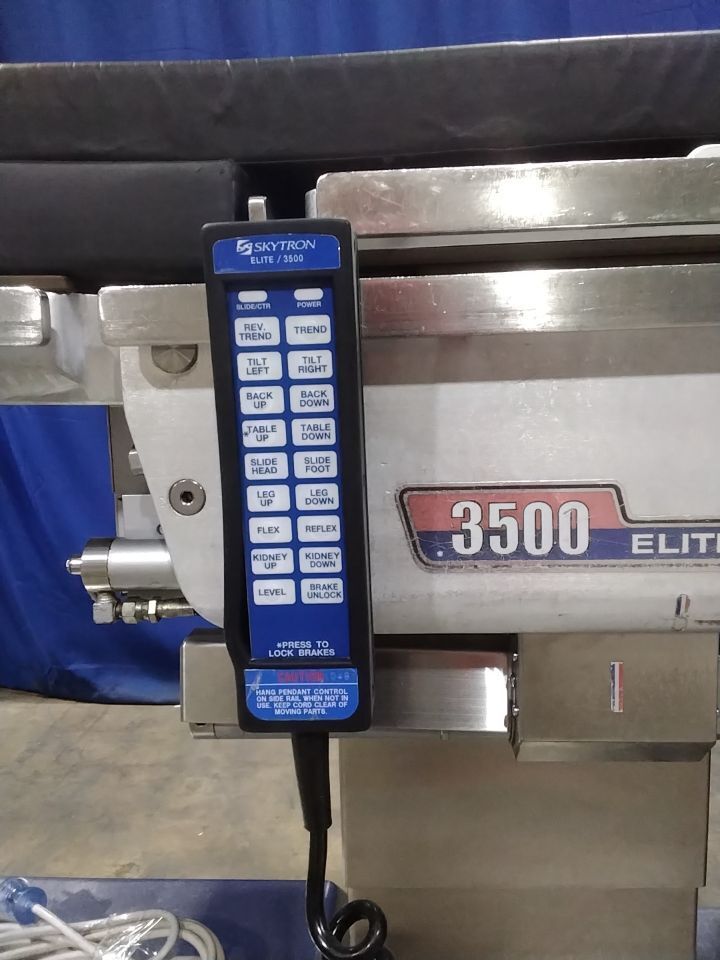 SKYTRON ELITE 3500 O/R Table