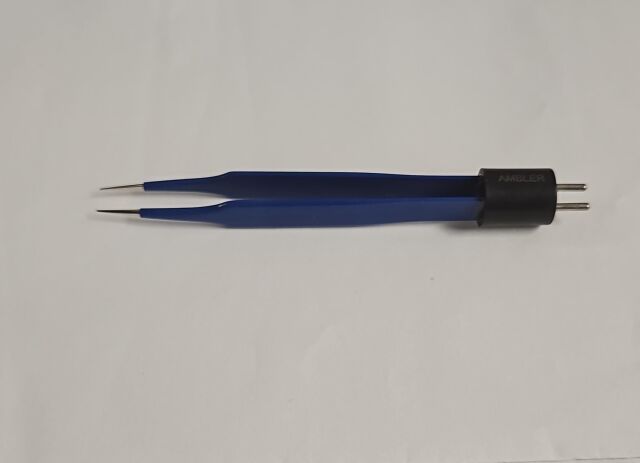 AMBLER SURGICAL Jeweler's-type bipolar forceps
4'',straight, fine 0.4mm wide non-stick tips, insulated, flat handle