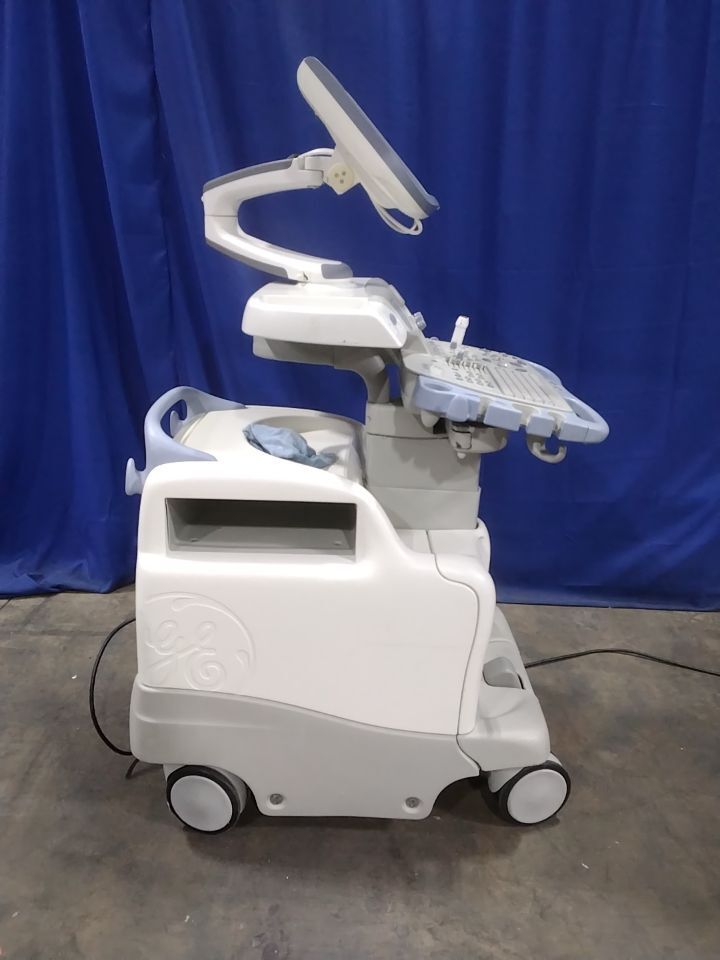 GE Vivid 7 Ultrasound machine