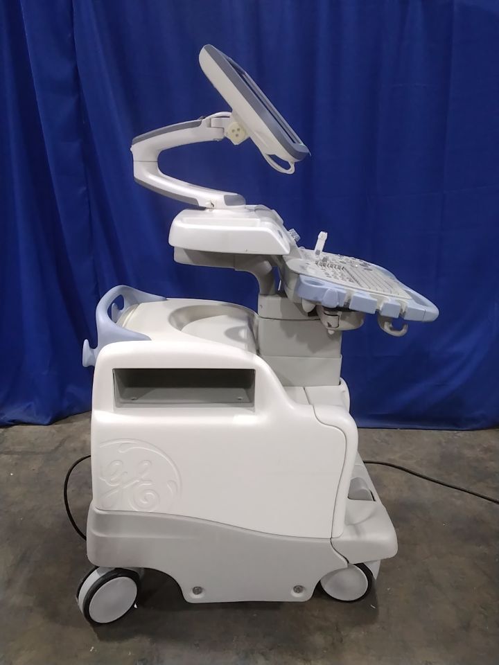 GE Vivid 7 Ultrasound machine