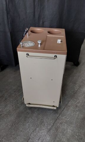 BERKLEY SYNEVAC MODEL 15 SUCTION MACHINE