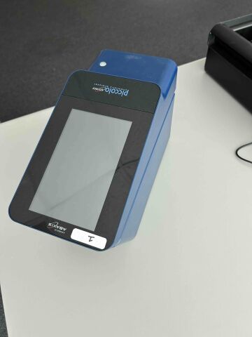 PICCOLO 1100-1001 Lab Analyzer