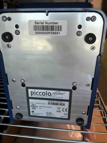 PICCOLO 1100-1001 Lab Analyzer