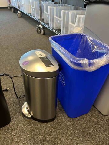 SIMPLE HUMAN 1 SMALL STAINLESS STEEL TRASH CAN 10 GALLON Liquid Handling