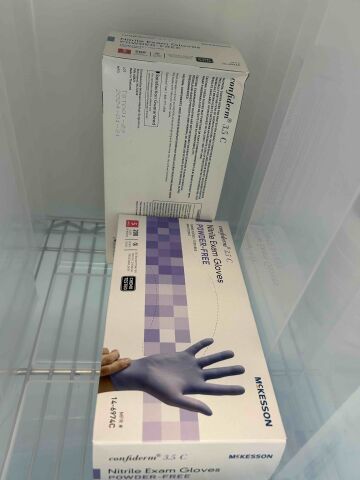 NITRILE NITRILE EXAM GLOVES POWDER FREE Liquid Handling