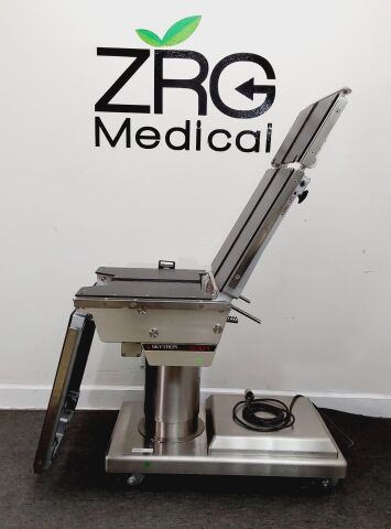 SKYTRON ELITE 6001 Surgical Table
