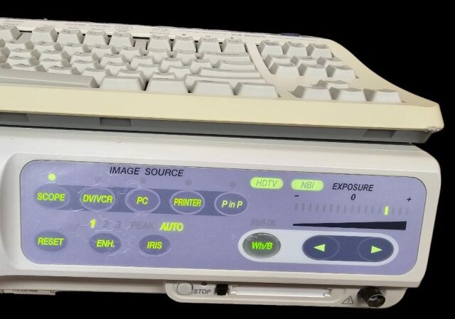 OLYMPUS CV-180 Processor and keyboard with all the cables Patient ready