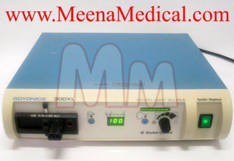 SMITH & NEPHEW Dyonics 300XL Xenon Light Source