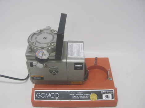GOMCO 300 Portable Suction Pump Aspirator