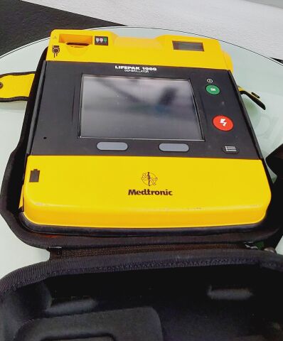 MEDTRONIC LIFEPAK 1000 Defibrillator