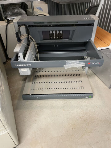 BECKMAN COULTER Multiple models of lab equipment