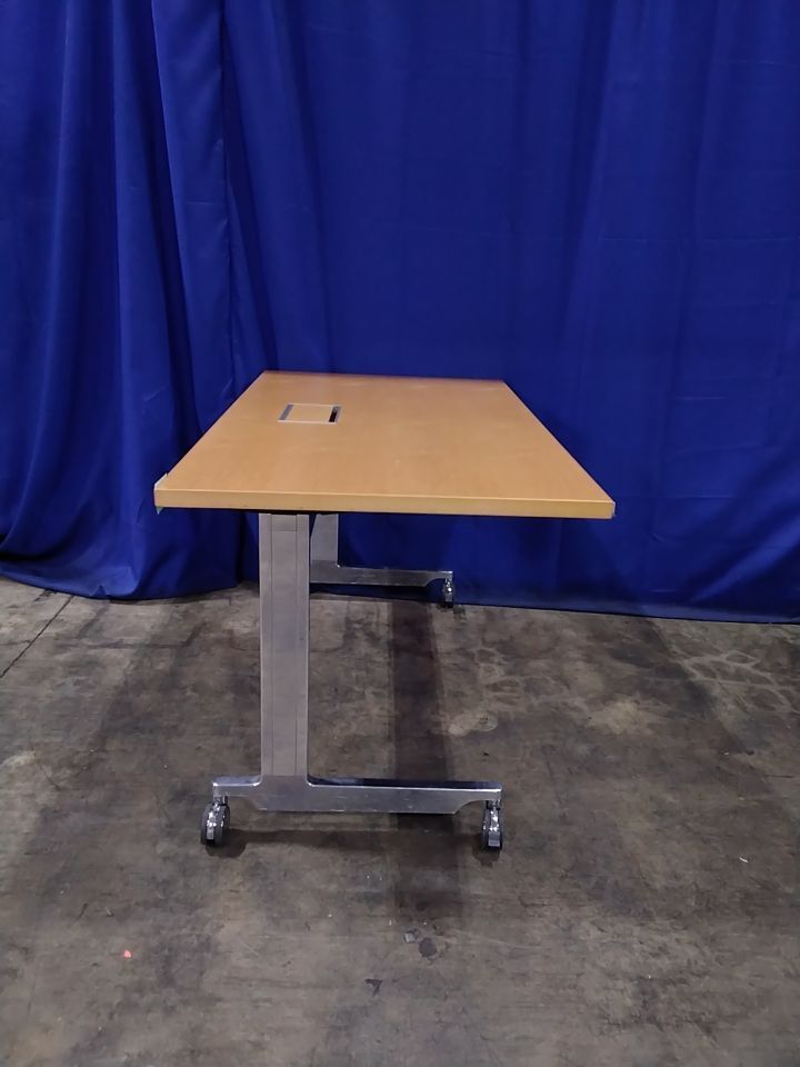 BERNHARDT FURNITURE 3646 NYA-DEF8 837 2 Sided Disc Folding Table