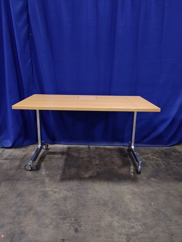 BERNHARDT FURNITURE 3646 NYA-DEF8 837 2 Sided Disc Folding Table