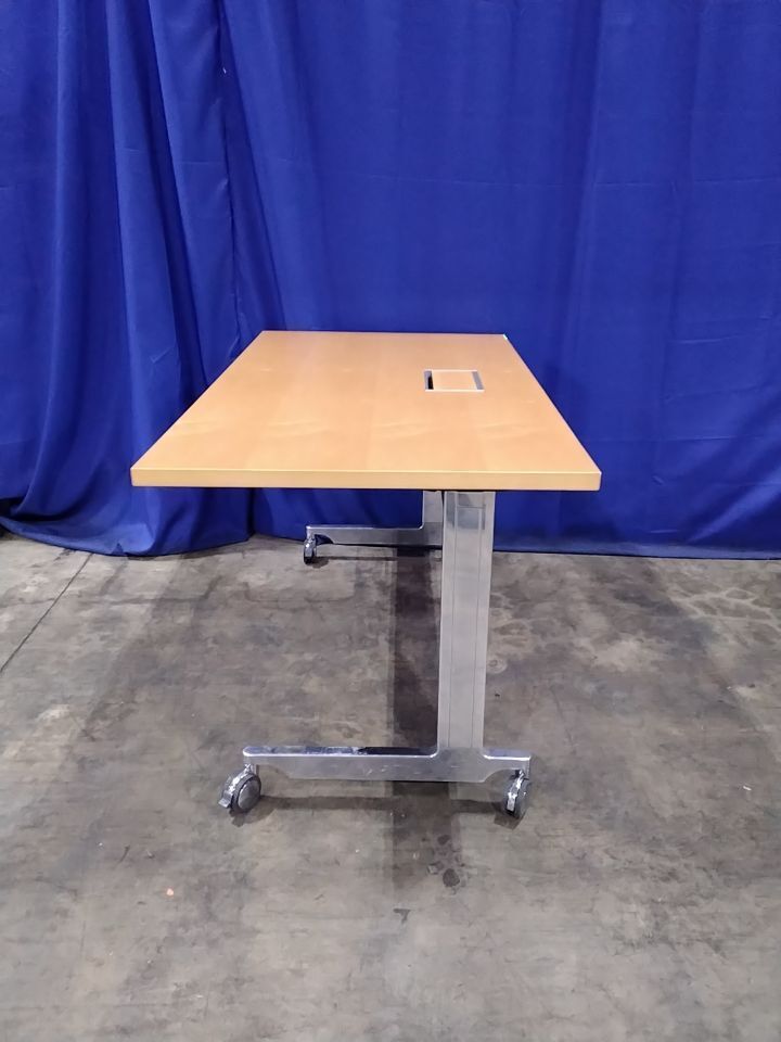 BERNHARDT FURNITURE 3646 NYA-DEF8 837 2 Sided Disc Folding Table