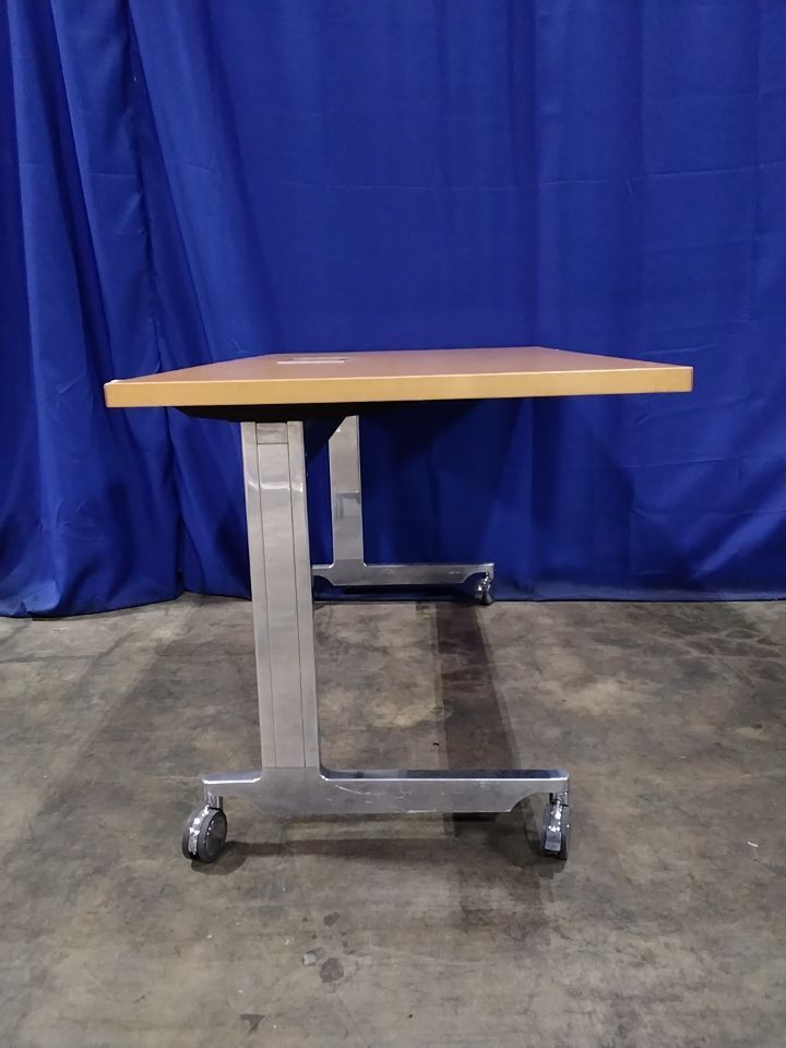 BERNHARDT FURNITURE 3646 NYA-DEF8 837 2 Sided Disc Folding Table