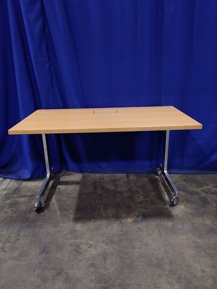 BERNHARDT FURNITURE 3646 NYA-DEF8 837 2 Sided Disc Folding Table