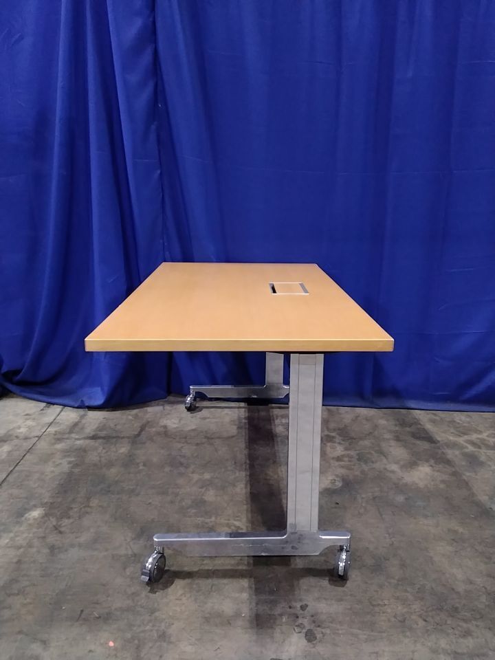 BERNHARDT FURNITURE 3646 NYA-DEF8 837 2 Sided Disc Folding Table