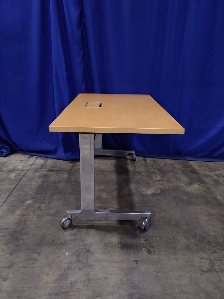 BERNHARDT FURNITURE 3646 NYA-DEF8 837 2 Sided Disc Folding Table