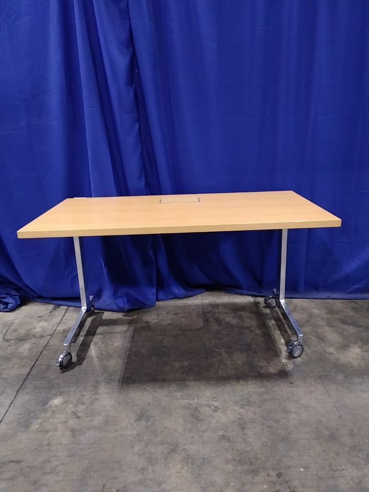 BERNHARDT FURNITURE 3646 NYA-DEF8 837 2 Sided Disc Folding Table
