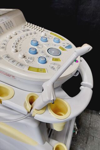 HITACHI HI VISION Avius Ultrasound System
