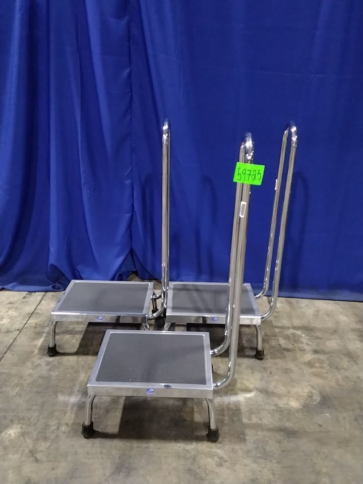 PEDIGO Step stool with handrails - Lot of 3