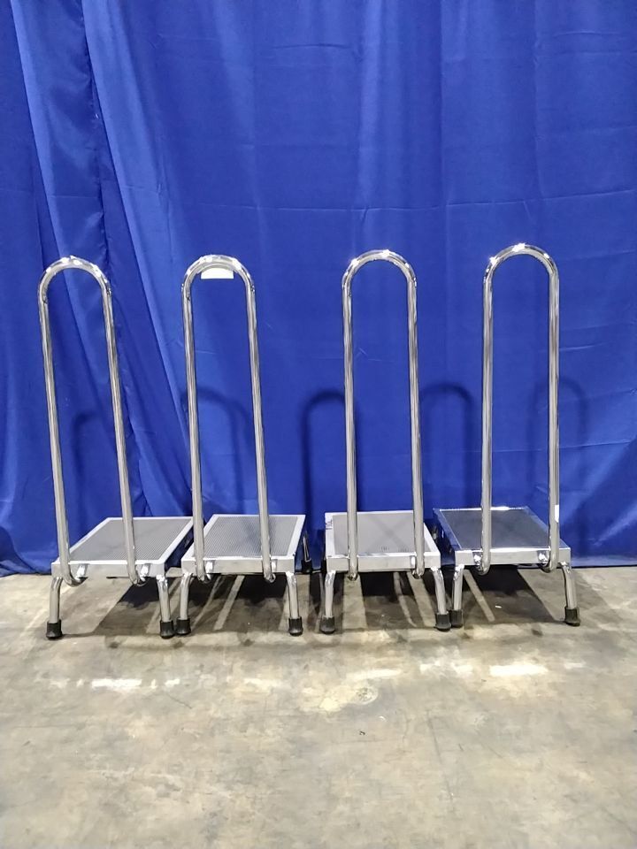PEDIGO Step stool with handrails - Lot of 4