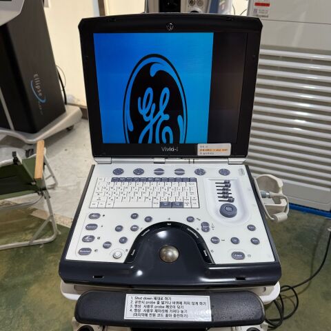GE Vivid i with Convex 4CRS Cardiac 3SRS Two Probe Ultrasound OB / GYN